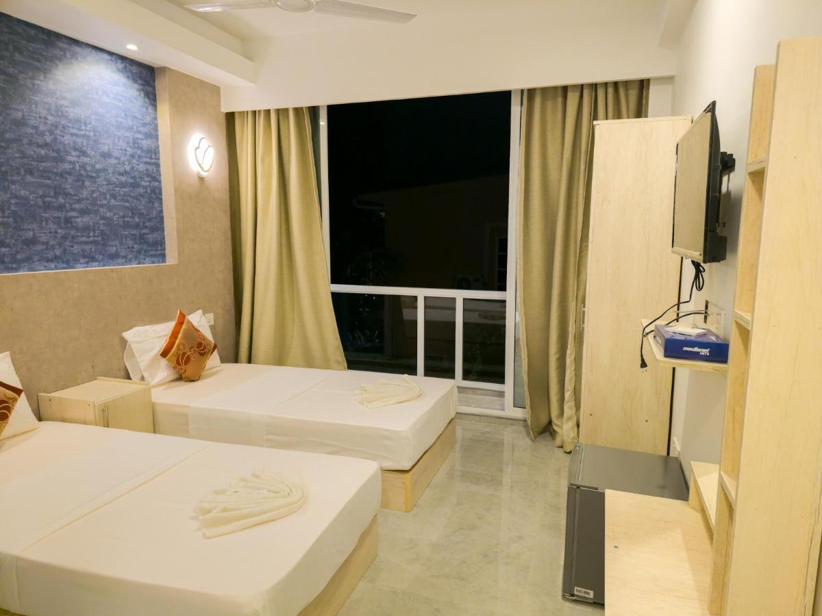 Arora View Hotell Maafushi Exteriör bild