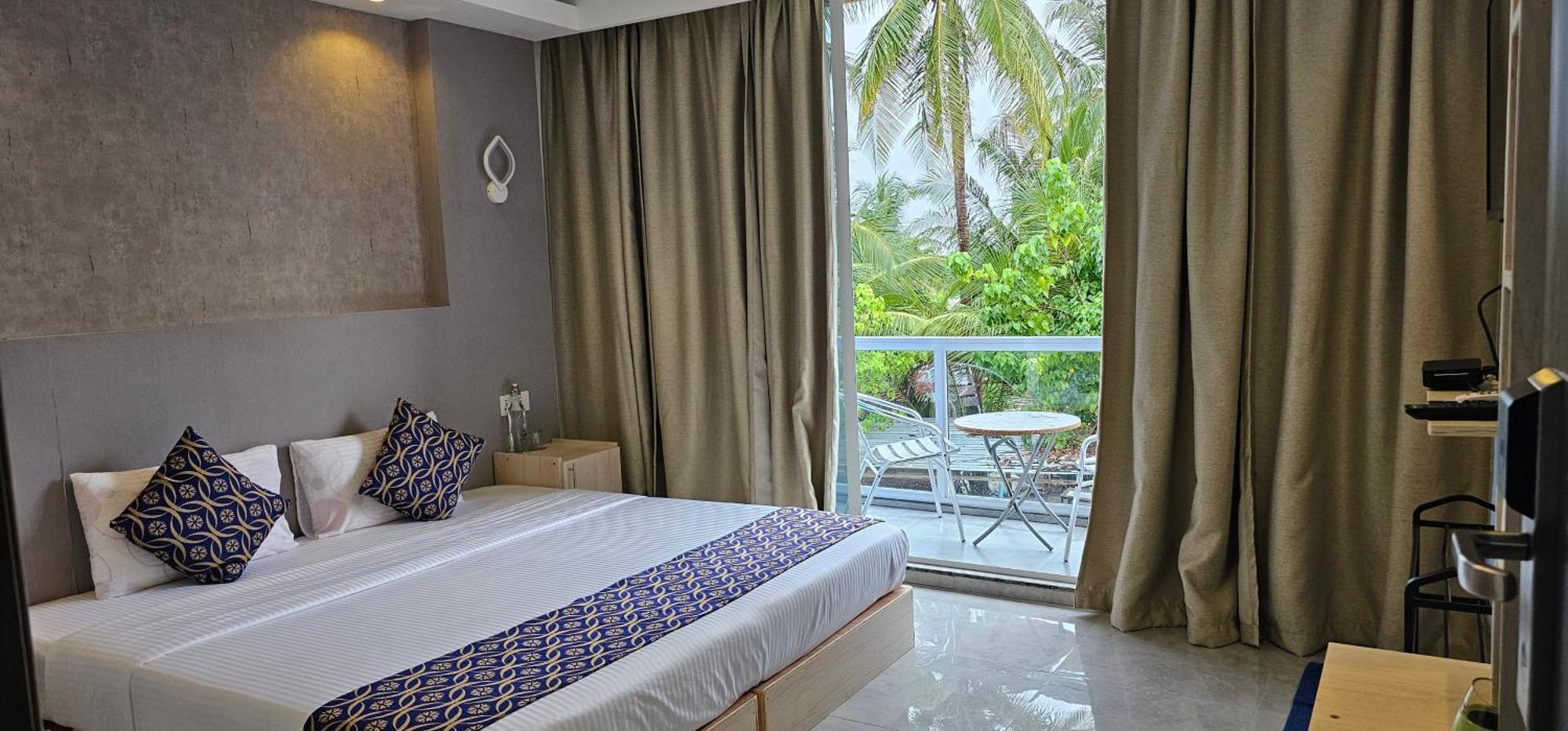 Arora View Hotell Maafushi Exteriör bild